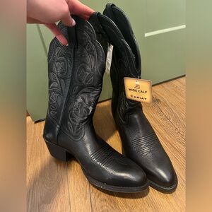 Black ariat cowboy book with tag never worn